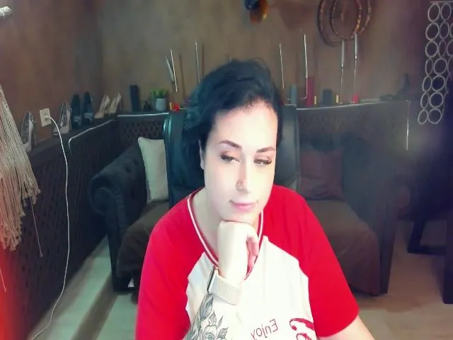 Live sex webcam photo for SerahMirabeli #265573431