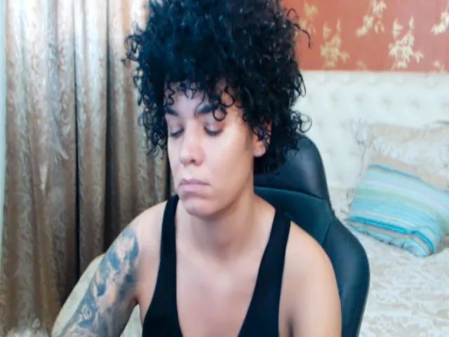 Live sex webcam photo for LaraAnne_ #259430833