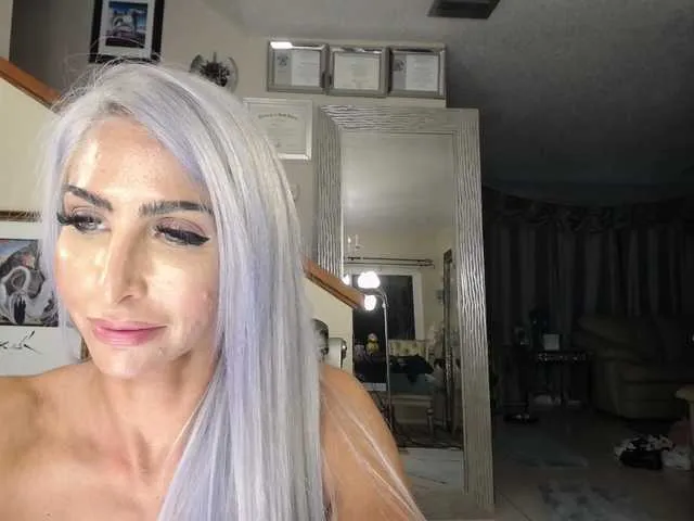 Live sex webcam photo for adrianna_fox #287953107