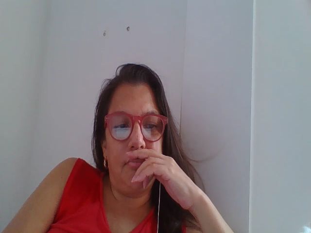 Live sex webcam photo for SweetLola01 #263742864