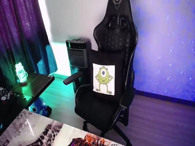 Live sex webcam photo for BiancaMiller #254117889