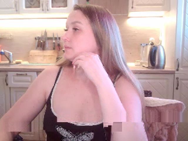 Live sex webcam photo for JaneGrey111 #261976770