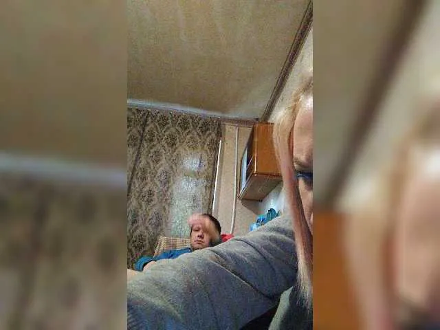 Live sex webcam photo for AlinaPixel #242215305