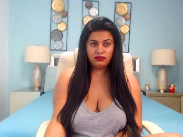 Live sex webcam photo for HeidiCutie #259137738