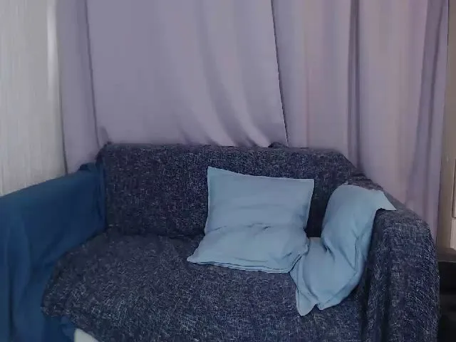 Live sex webcam photo for HotSwJenna #255569383