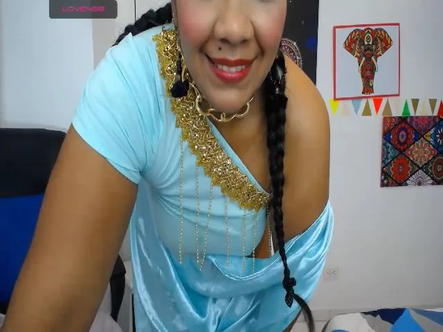 Live sex webcam photo for IndianMama #254838446