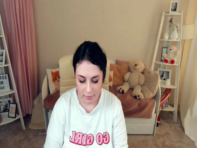 Live sex webcam photo for SerahMirabeli #264787793