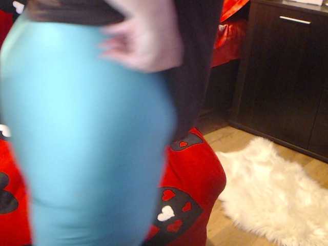 Live sex webcam photo for MissScarllet #250159609