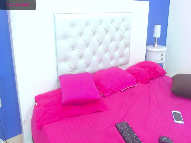 Live sex webcam photo for Scarlett_1801 #254946509