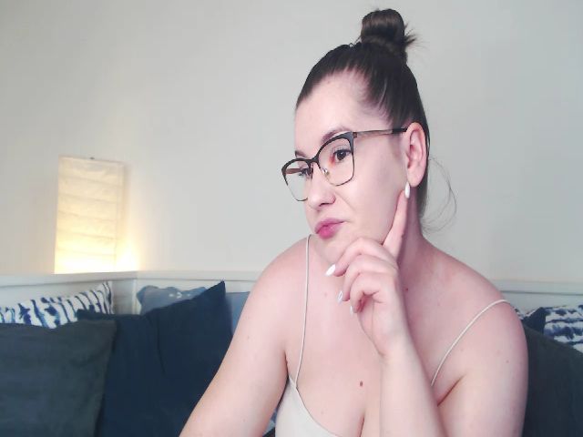 Live sex webcam photo for EveGoddes #263654308