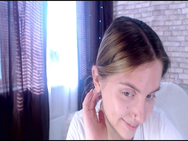 Live sex webcam photo for CumMeaRiver #261805365