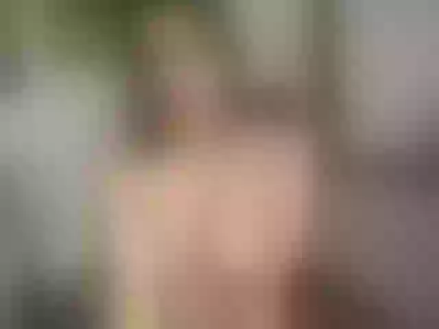 Live sex webcam photo for Amie-Adams #241289563
