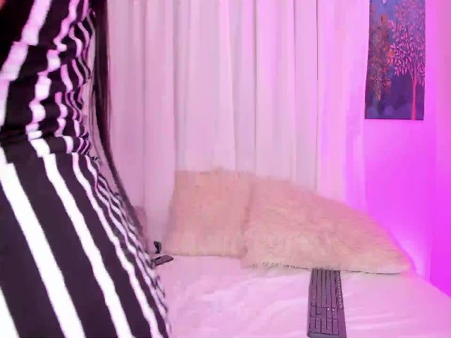 Live sex webcam photo for Meganmoore_ #253676805