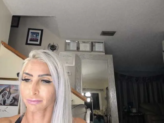 Live sex webcam photo for adrianna_fox #287953128