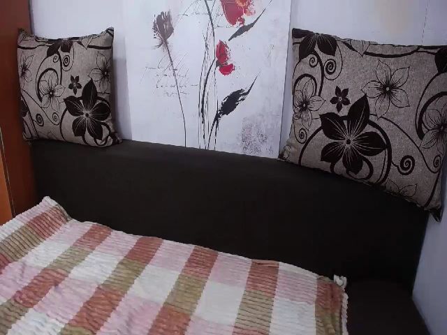 Live sex webcam photo for TeaseKate #254936878