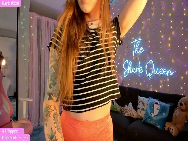 Live sex webcam photo for TheSharkQueen #259170648