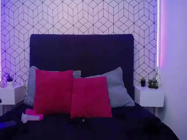 Live sex webcam photo for Lunahot48 #263830364