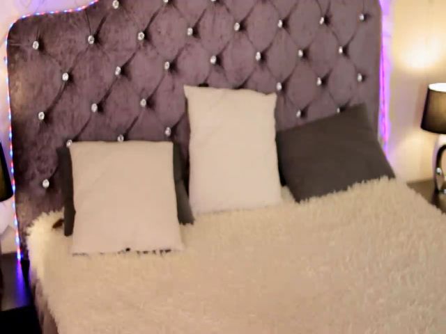 Live sex webcam photo for SashaBrie #265394562