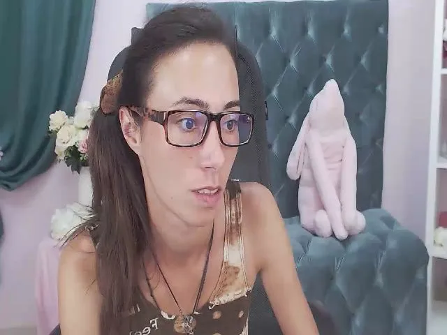 Live sex webcam photo for amyjune01 #264293770
