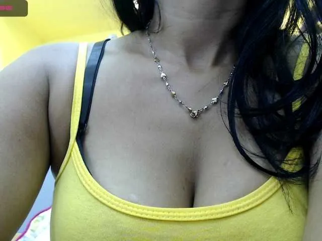 Live sex webcam photo for CrazzyJenna #256551732