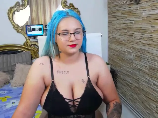 Live sex webcam photo for MissElisabeth #261571983