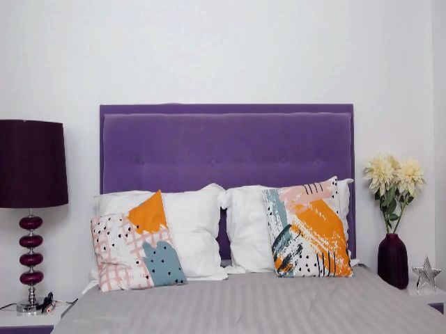 Live sex webcam photo for InnaHottyX #256865834