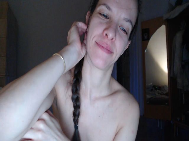 Live sex webcam photo for PetitePinkie #264001271