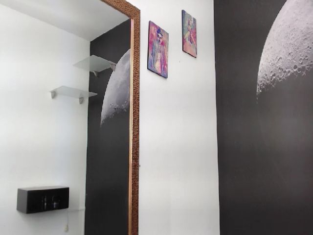 Live sex webcam photo for Louisk #255635648