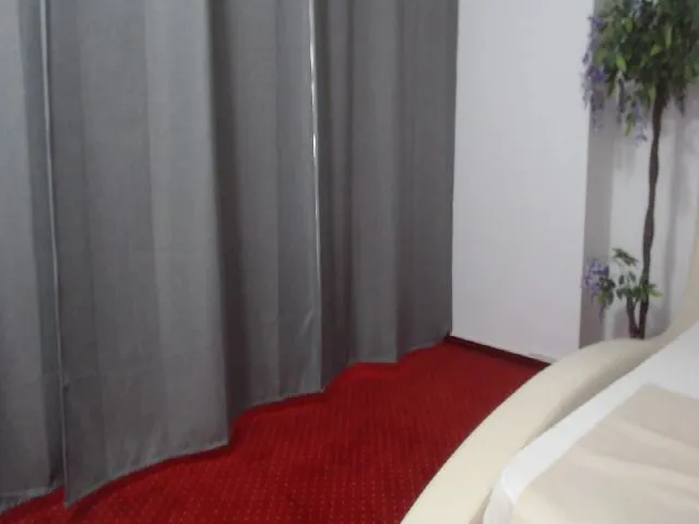 Live sex webcam photo for Erikajordan #254407433