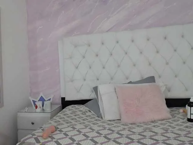 Live sex webcam photo for Karinapuerta #241322602