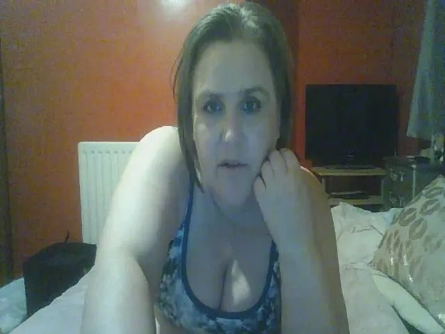 Live sex webcam photo for YUMMYMUMMY39 #253954523