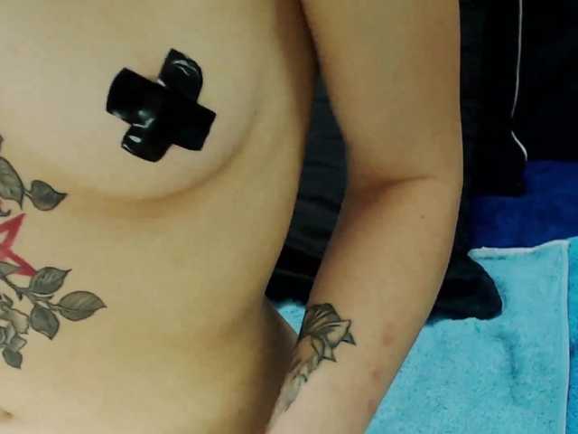 Live sex webcam photo for LilithSquirts #241285244