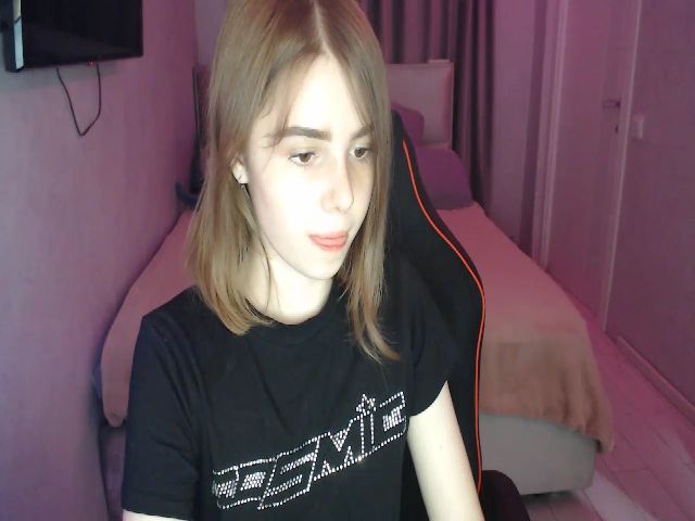 Live sex webcam photo for TriplePrinces #256336910