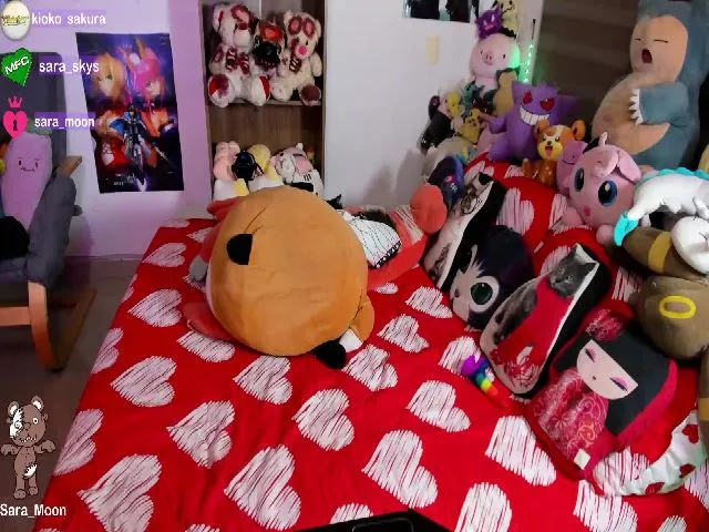 Live sex webcam photo for Sara_Skys #252435914