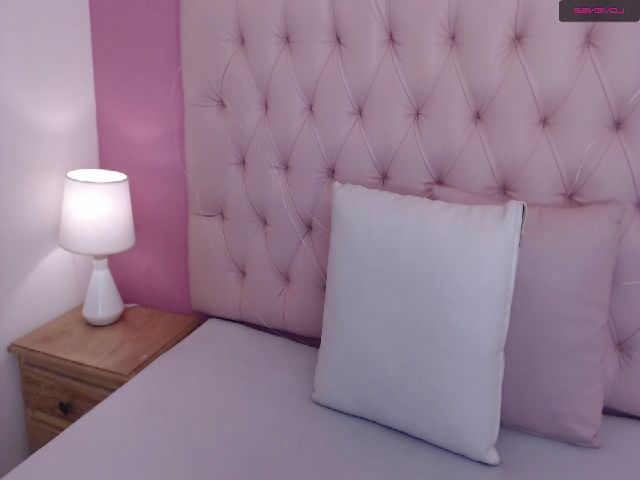 Live sex webcam photo for Keyra_R #254144694