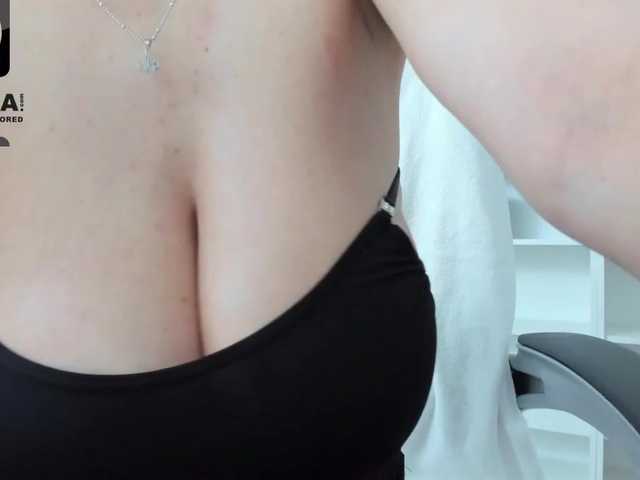 Live sex webcam photo for VanessaCroft #241232589