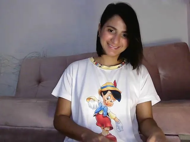 Live sex webcam photo for Sarita30 #265479917