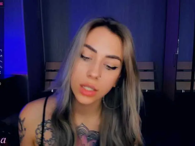 Live sex webcam photo for KaprinaGirrs #240994309