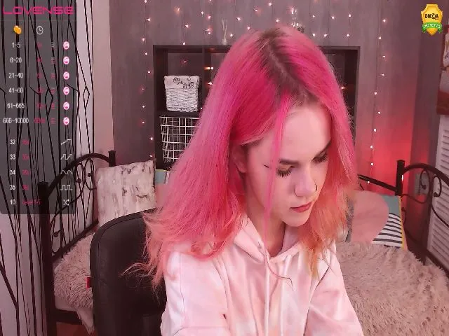 Live sex webcam photo for KerryBlair #260512665