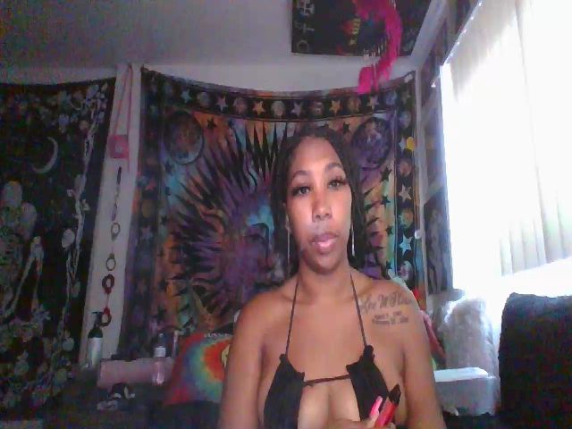 Live sex webcam photo for hennyhoneypot #256102543