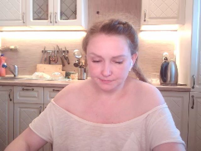 Live sex webcam photo for JaneGrey111 #252384481