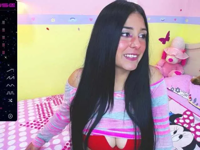 Live sex webcam photo for MissMolly01- #252138642