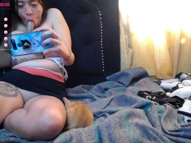 Live sex webcam photo for melanyissabel #241289932