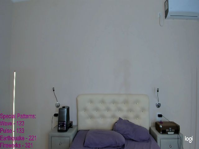 Live sex webcam photo for LindaMei #255936264