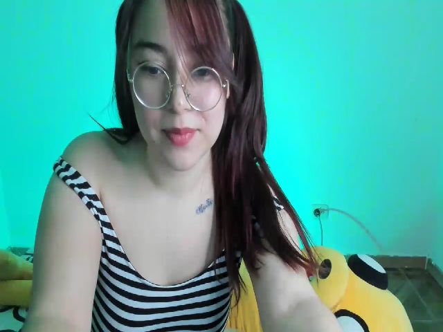 Live sex webcam photo for Evee_moonz #253032612