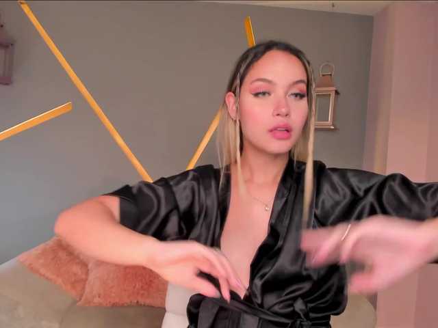 Live sex webcam photo for IbizaX #258379997