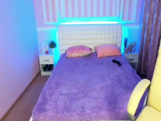 Live sex webcam photo for MeowRebeka #254917789