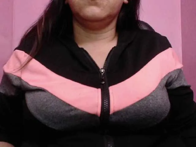 Live sex webcam photo for luzzyhot #246475846