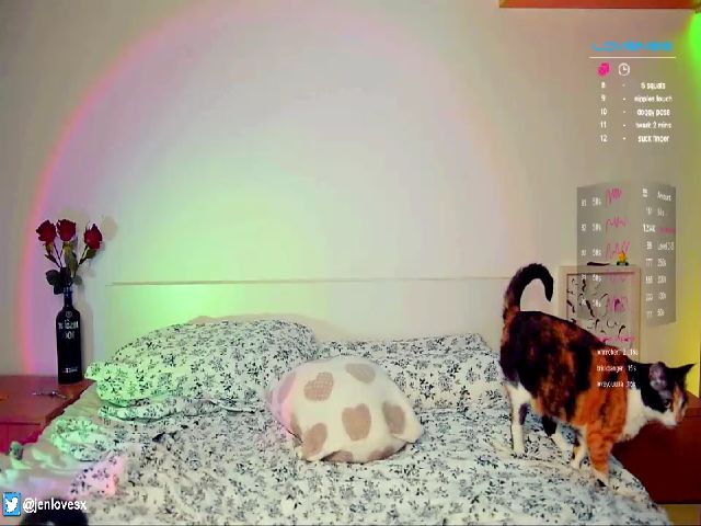 Live sex webcam photo for JeniferLoveX #257405622