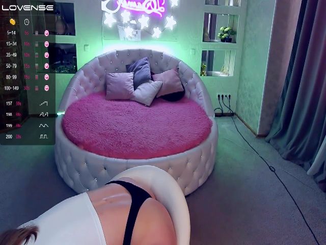 Live sex webcam photo for LilFluffyDuck #260011342